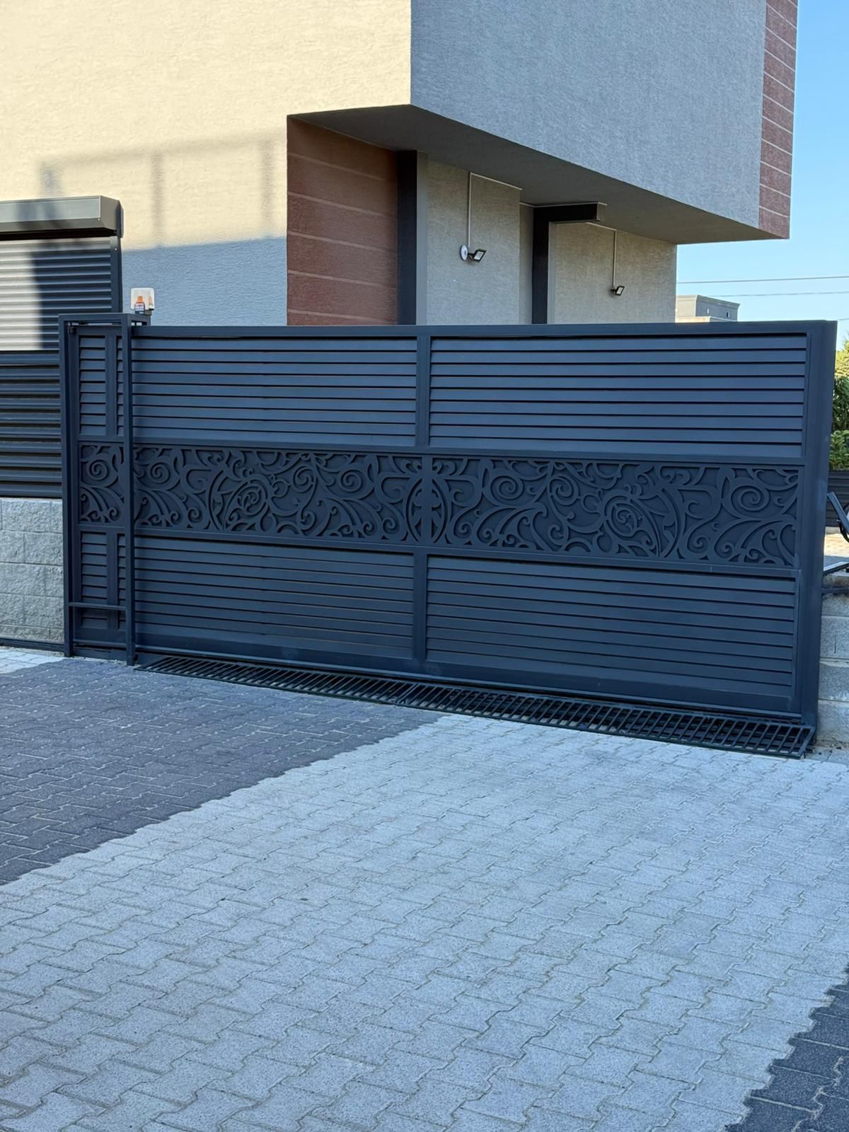 84fe5c6a-9bdd-4456-9136-518bdc3136ef